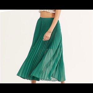 FREE PEOPLE pleated skirt